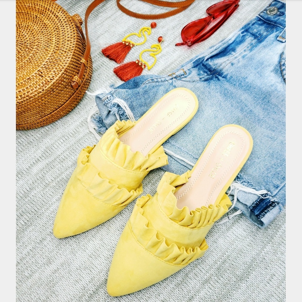 🆕️//The Sabrina// yellow ruffle flat - Picture 3 of 5